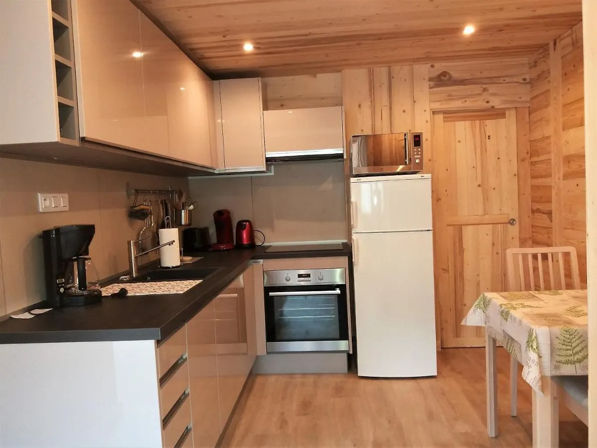 Appartement 2 Pieces Cuisine Les Hermines Saint-Nicolas-la-Chapelle  0*, Saint-Nicolas-la-Chapelle (Savoie) France